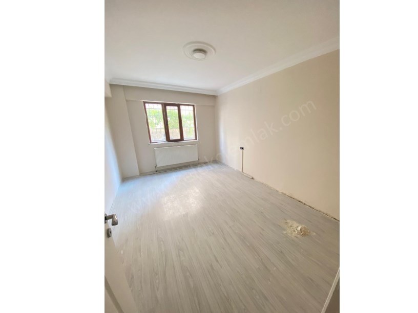TATİL PAZARINDA BAHÇE KATTA SATILIK 3+1