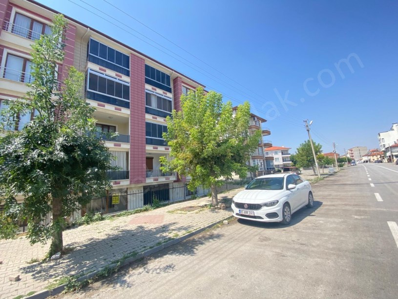TATİL PAZARINDA BAHÇE KATTA SATILIK 3+1