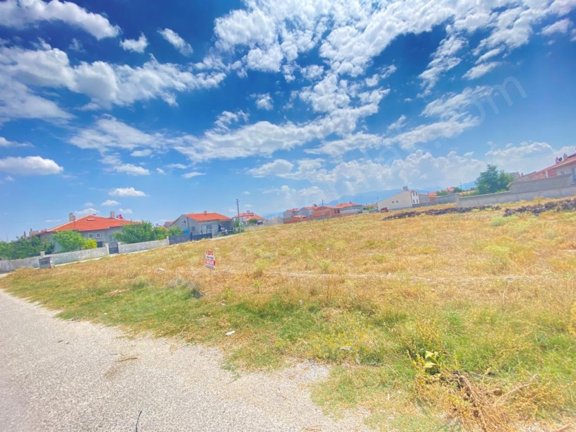 BOZKUŞ(HACIÖMER)MAHALLESİNDE ARSA