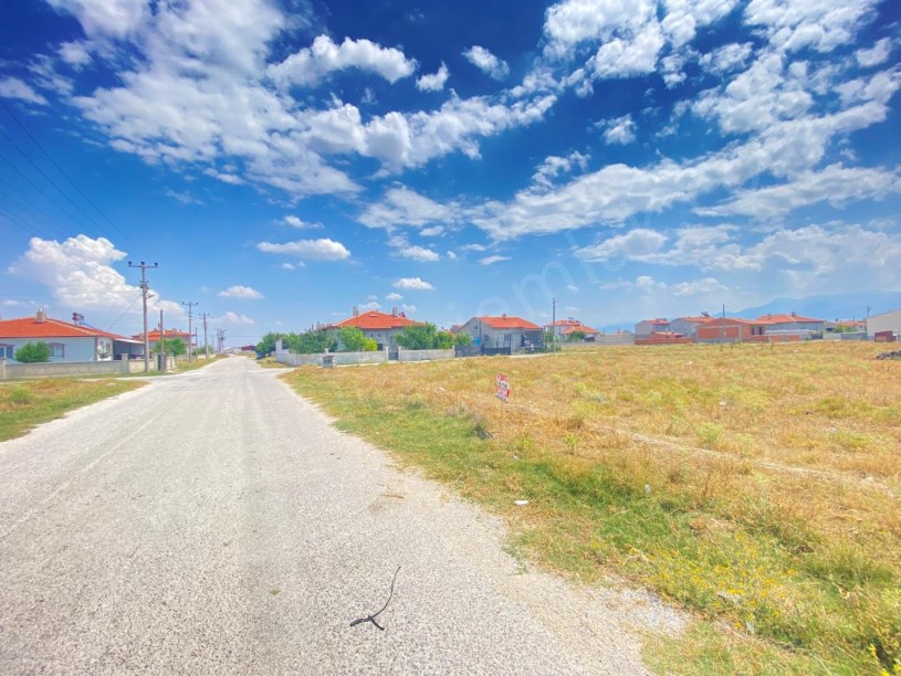 BOZKUŞ(HACIÖMER)MAHALLESİNDE ARSA
