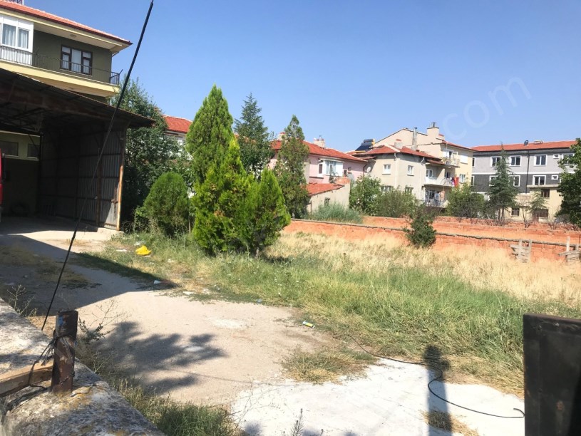 KONAK MAHALLESİNDE ARSA
