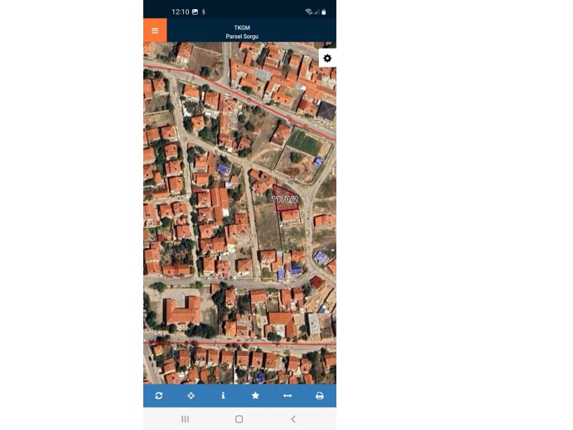 AKÇEŞME İLKOKULU ARKASINDA KÖŞE BAŞINDA ARSA
