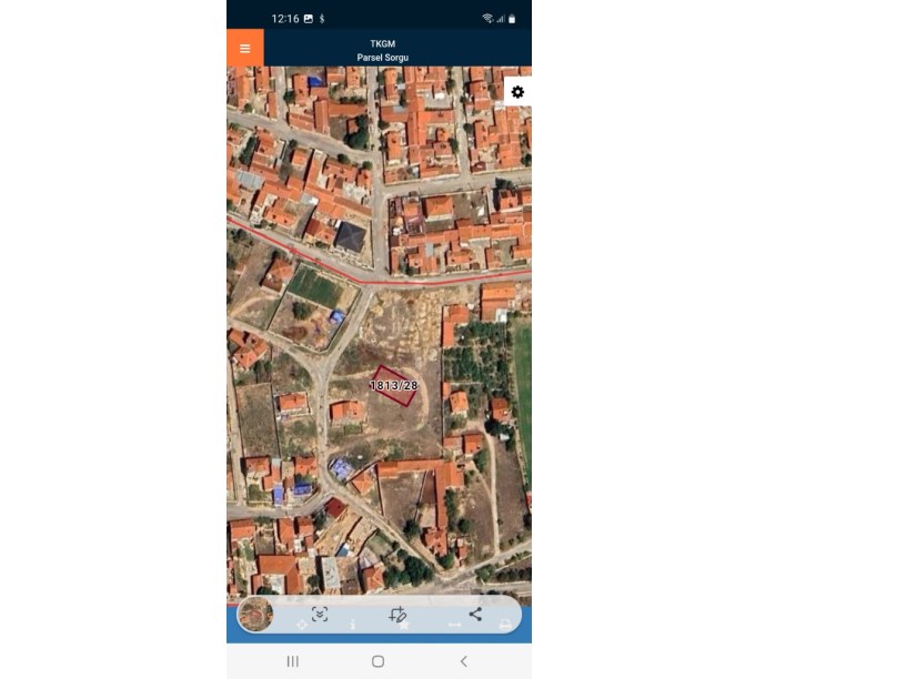 AKÇEŞME İLKOKULU ARKASINDA ARSA