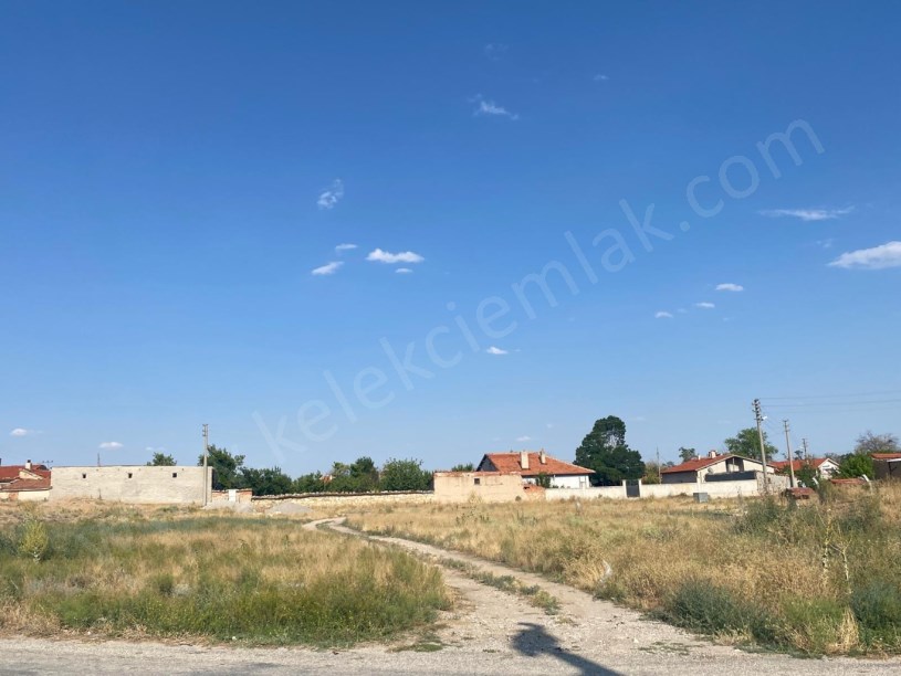 AKÇEŞME İLKOKULU ARKASINDA ARSA