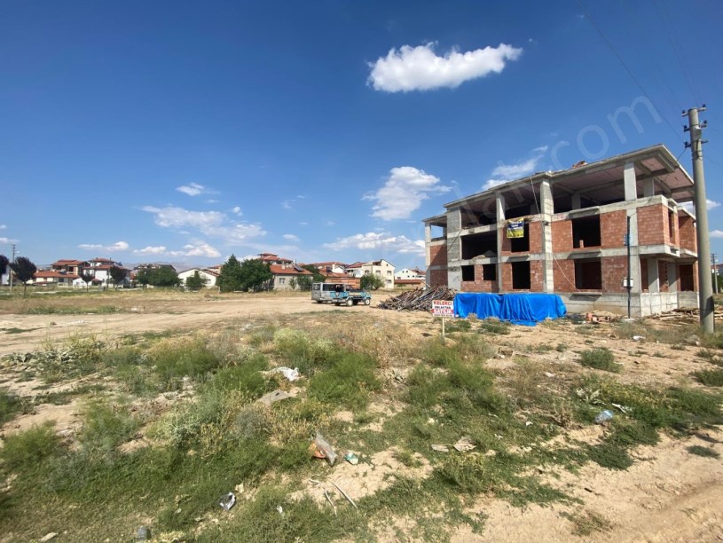SELÇUKLU(MALAZGİRT)MAHALLESİNDE ARSA