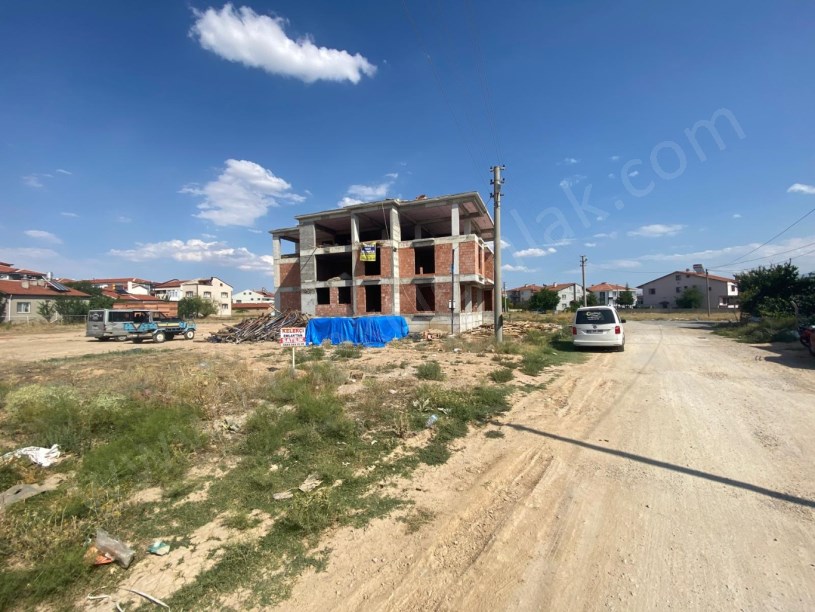 SELÇUKLU(MALAZGİRT)MAHALLESİNDE ARSA