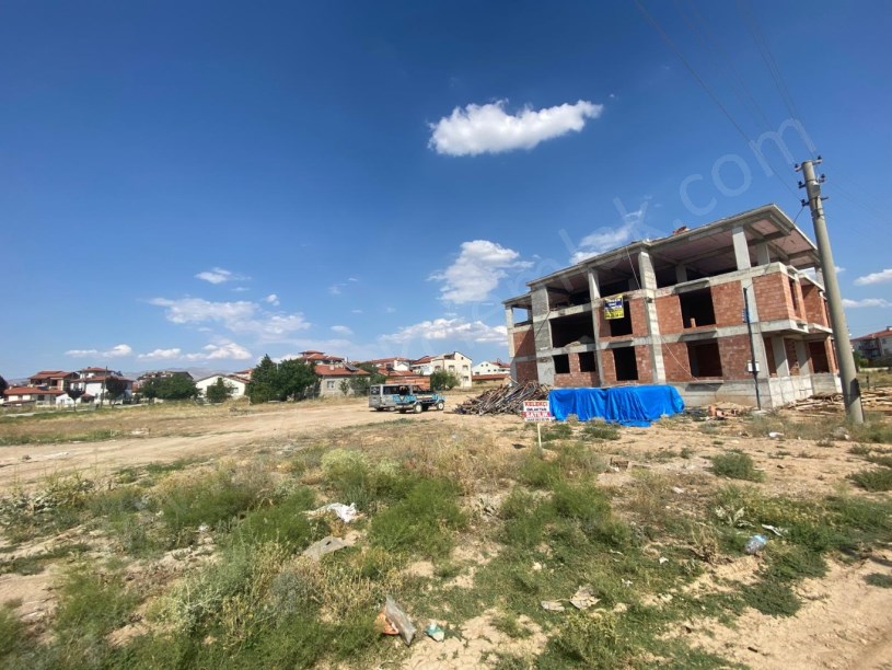 SELÇUKLU(MALAZGİRT)MAHALLESİNDE ARSA