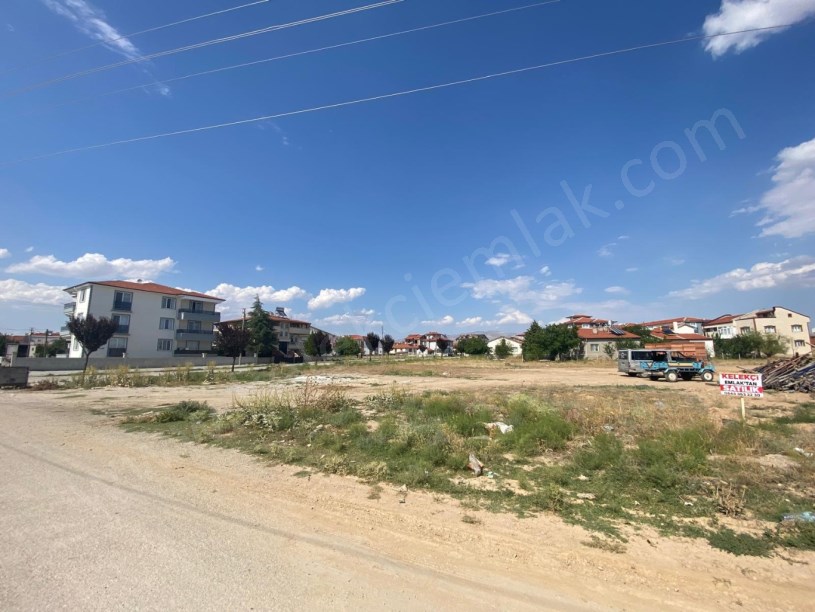 SELÇUKLU(MALAZGİRT)MAHALLESİNDE ARSA