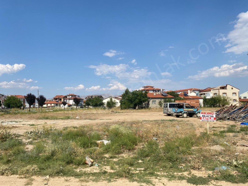 SELÇUKLU(MALAZGİRT)MAHALLESİNDE ARSA
