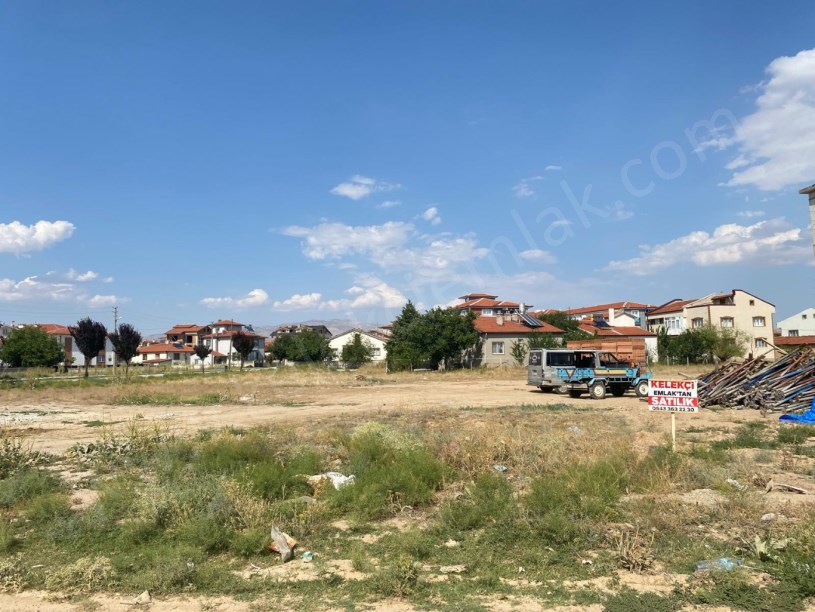 SELÇUKLU(MALAZGİRT)MAHALLESİNDE ARSA