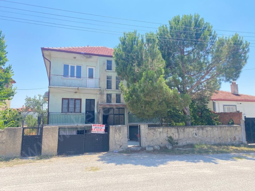 BAĞLARÜSTÜ ORKİDE SOKAKTA 3 KATLI BİNA
