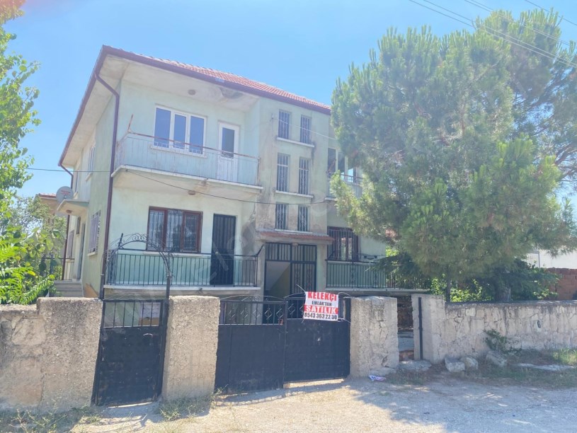 BAĞLARÜSTÜ ORKİDE SOKAKTA 3 KATLI BİNA