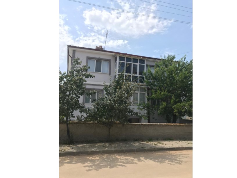MEVLANA CAMİİ YANINDA EŞYALI KİRALIK DAİRE
