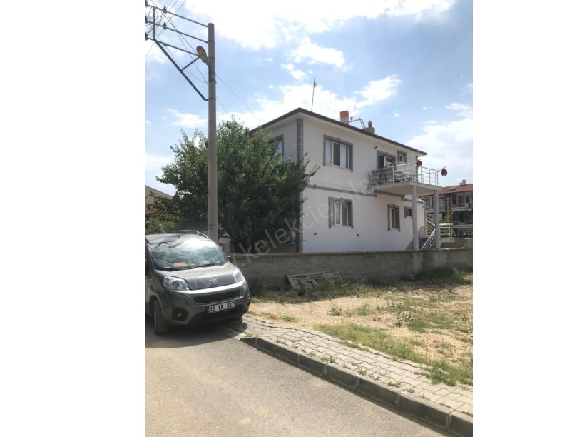 MEVLANA CAMİİ YANINDA EŞYALI KİRALIK DAİRE