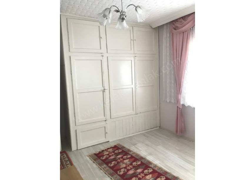 MEVLANA CAMİİ YANINDA EŞYALI KİRALIK DAİRE