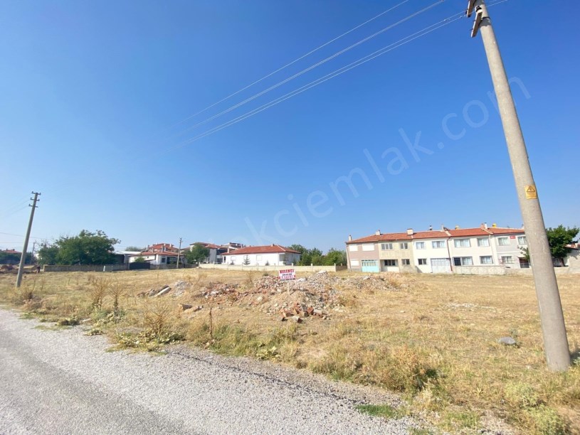 BAĞLARÜSTÜ İNCE SOKAKTA ARSA