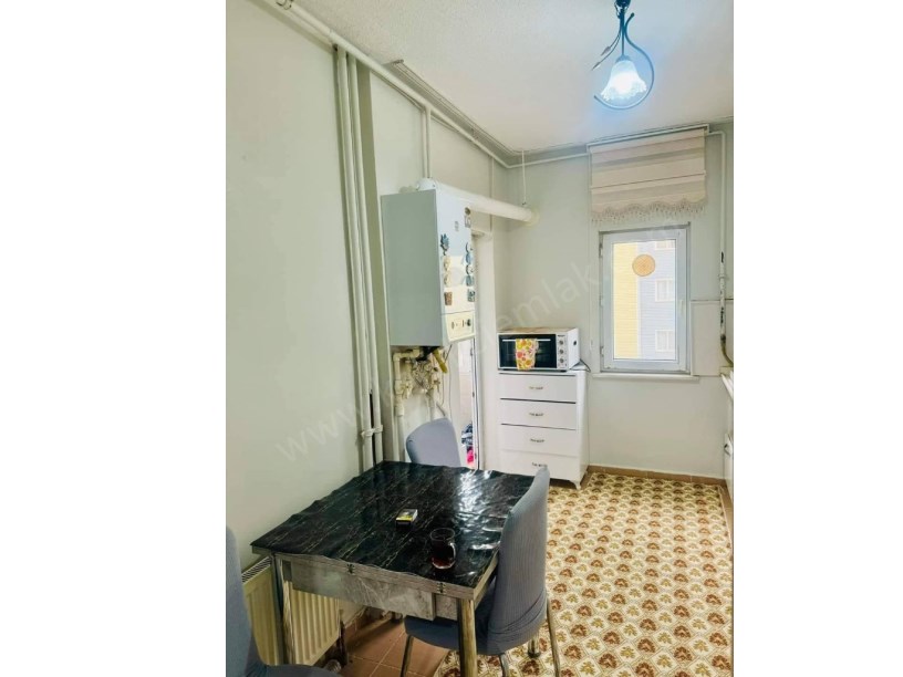 TOKİ F8 DE ARA KATTA SATILIK 2+1