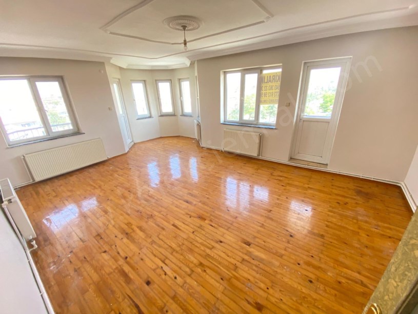 KERESTECİLER CADDESİNDE KİRALIK 3+1