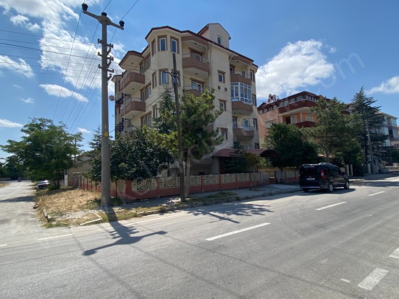 KERESTECİLER CADDESİNDE KİRALIK 3+1