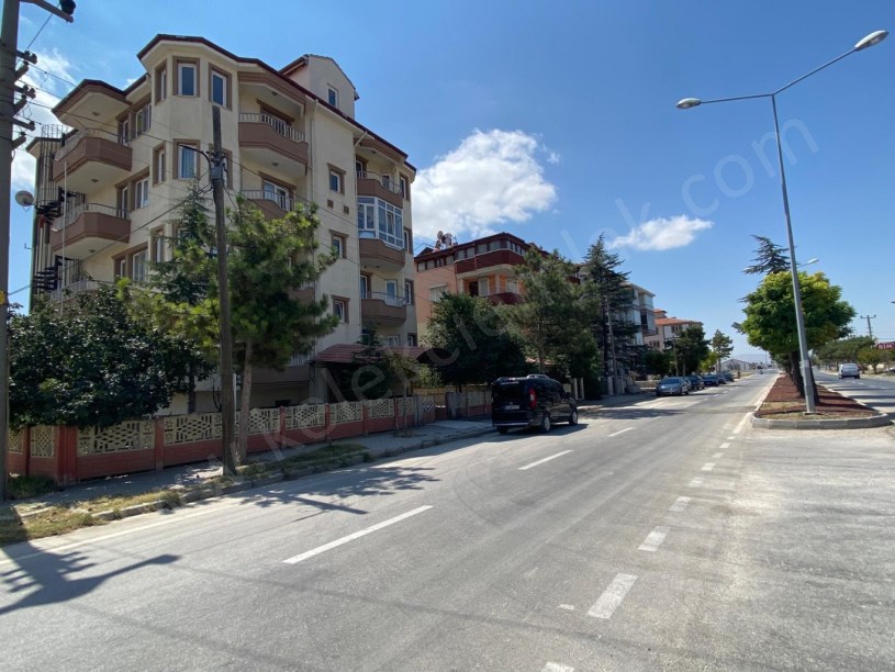 KERESTECİLER CADDESİNDE KİRALIK 3+1