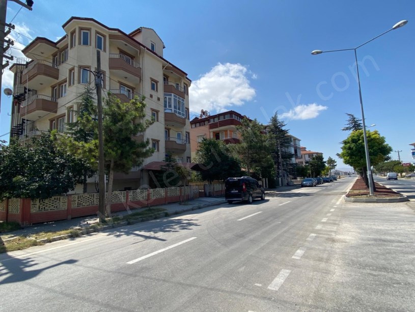KERESTECİLER CADDESİNDE KİRALIK 3+1