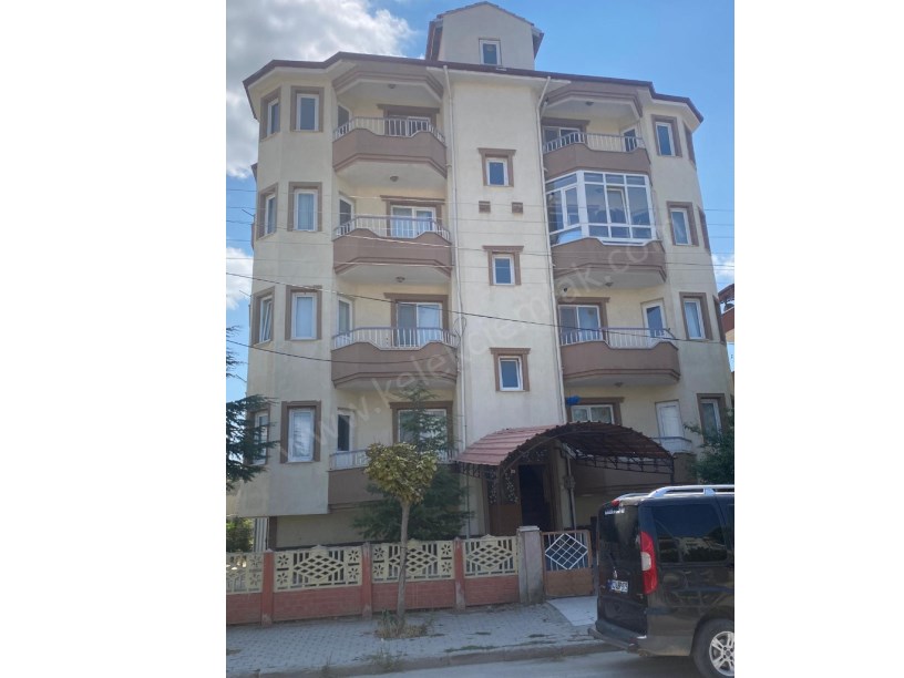 KERESTECİLER CADDESİNDE KİRALIK 3+1