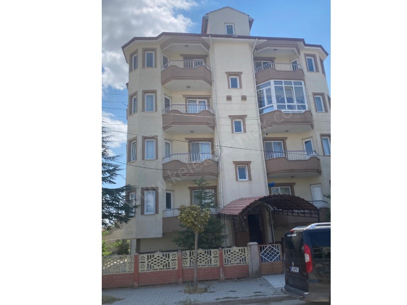 KERESTECİLER CADDESİNDE KİRALIK 3+1