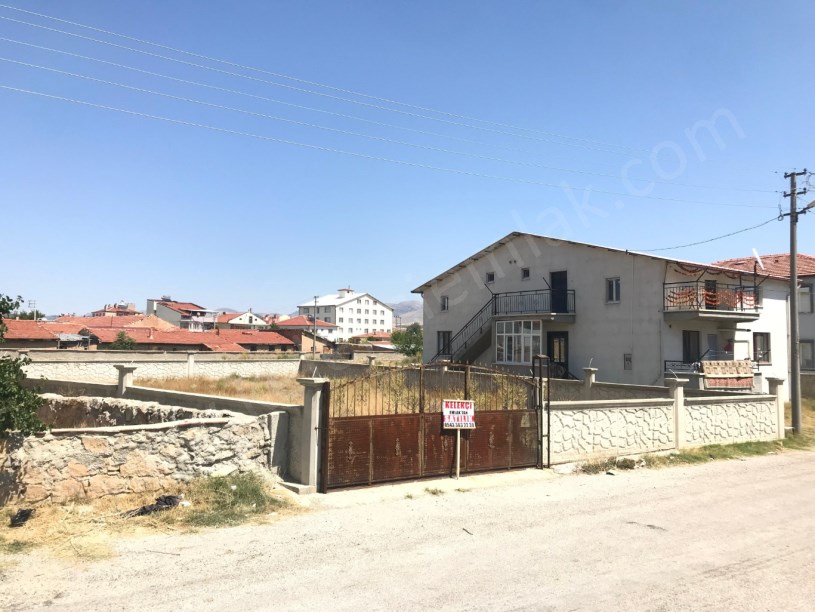 BUCAK MAHALLESİ ÇAKIL SOKAKTA  GÜNEY CEPHELİ ARSA