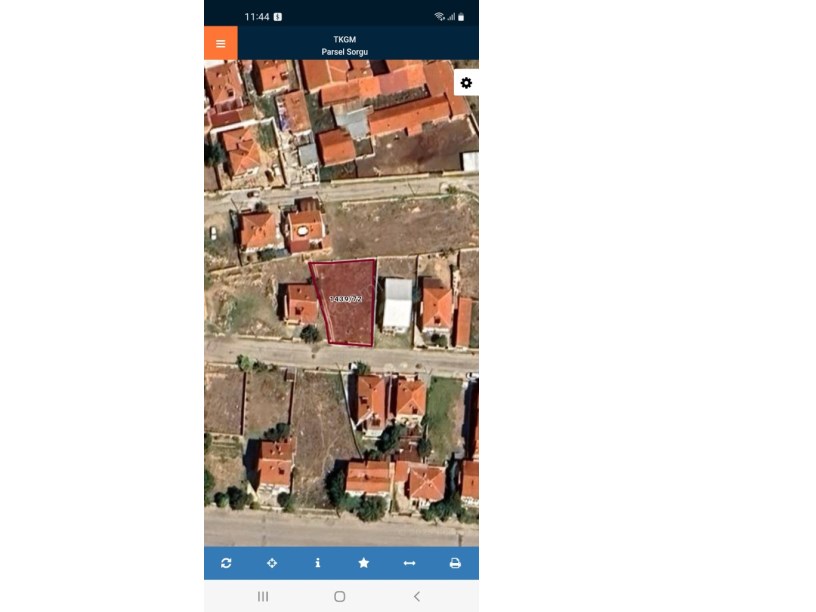 BUCAK MAHALLESİ ÇAKIL SOKAKTA  GÜNEY CEPHELİ ARSA