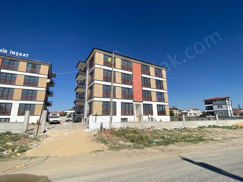 ÇEVRE YOLUNA YAKIN SIFIR KİRALIK 3+1