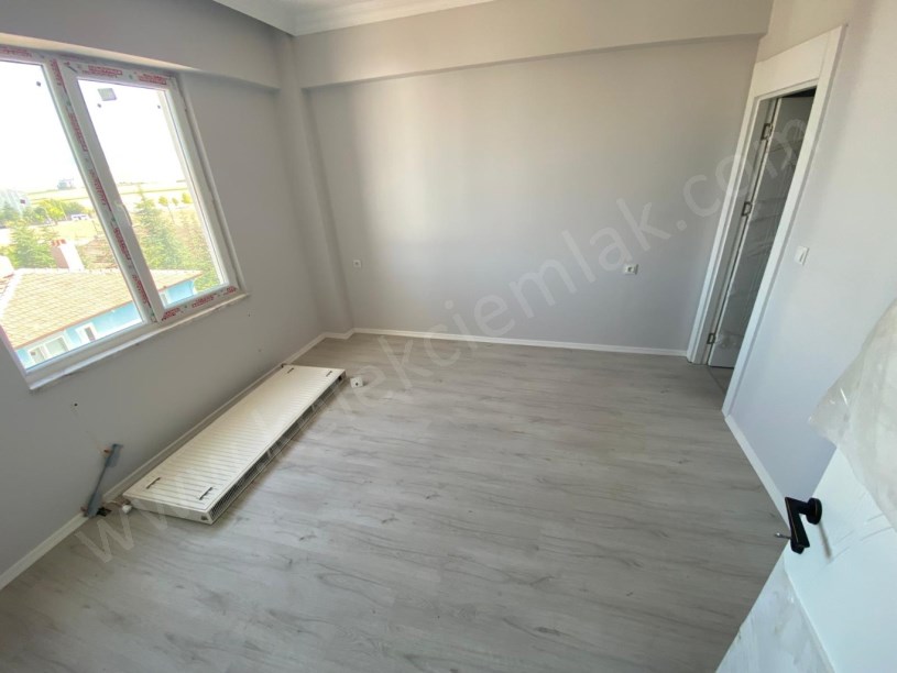 FEN LİSESİ KARŞISINDA KİRALIK  SIFIR 3+1 DAİRE