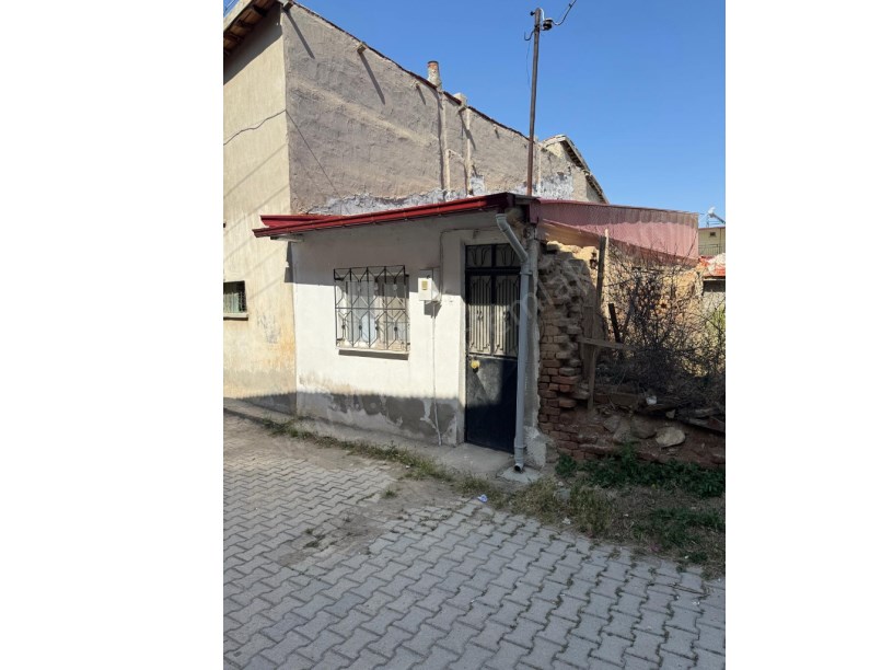 KIRKLAR(AKÇEŞME)MAHALLESİDE MÜSTAKİL EV