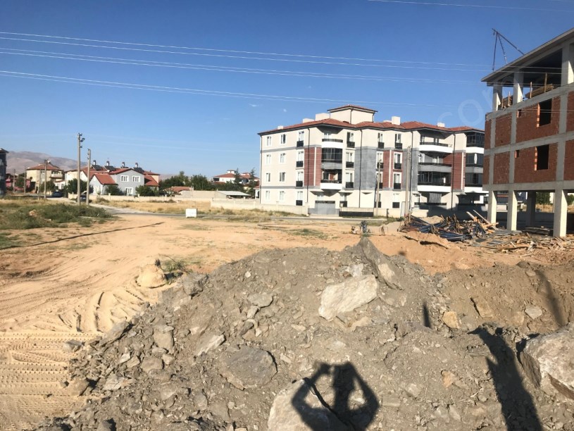 ÇEVRE YOLUNA SIFIR SATILIK  ARSA