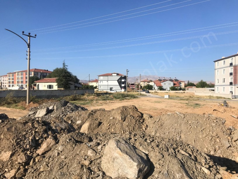 ÇEVRE YOLUNA SIFIR SATILIK  ARSA