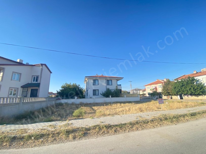 YENİ MAHALE M.HIDIROĞLU SOKAKTA KÖŞE BAŞINDA ARSA