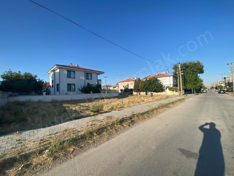 YENİ MAHALE M.HIDIROĞLU SOKAKTA KÖŞE BAŞINDA ARSA