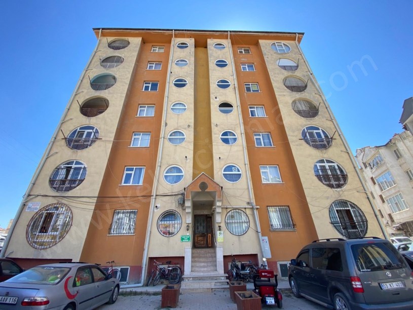 İMARET EVLERİNDE KİRALIK 3+1