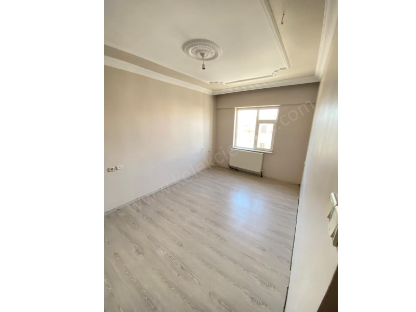 İMARET EVLERİNDE KİRALIK 3+1