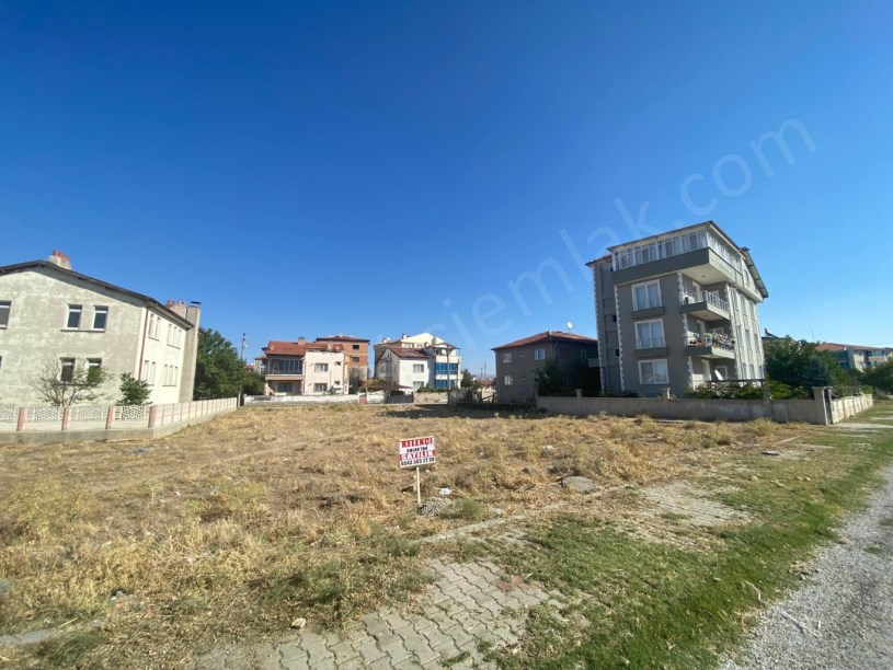 KONAK MAHALLESİ PAPATYA1 CADDESİNDE GÜNEY CEPHELİ ARSA