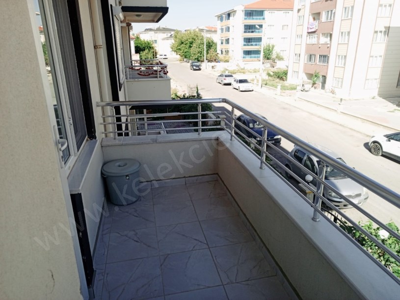 KONAK MAHALLESİNDE EŞYALI 3+1