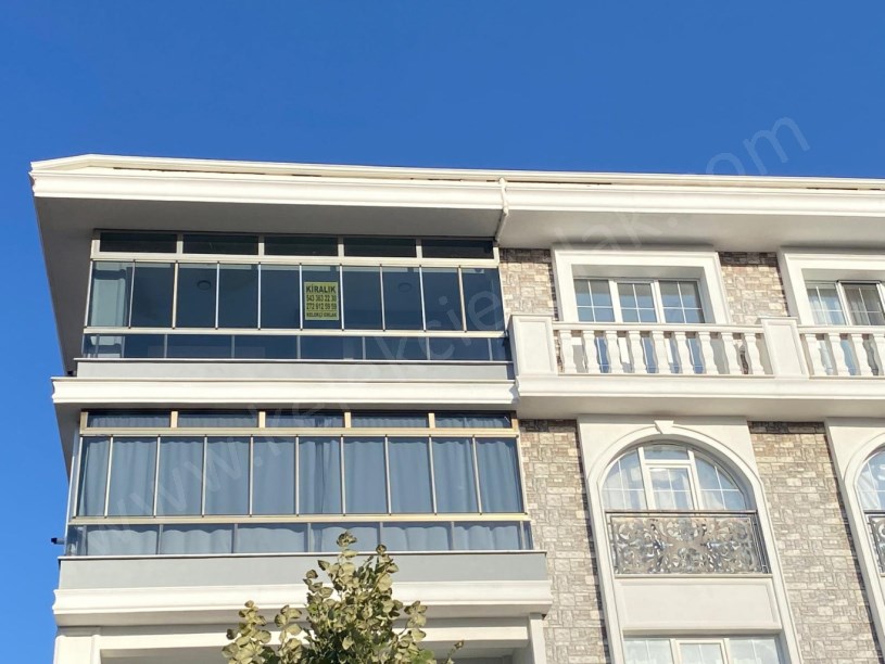 ŞEHİTLER CADDESİNDE  KİRALIK LÜKS 4+1