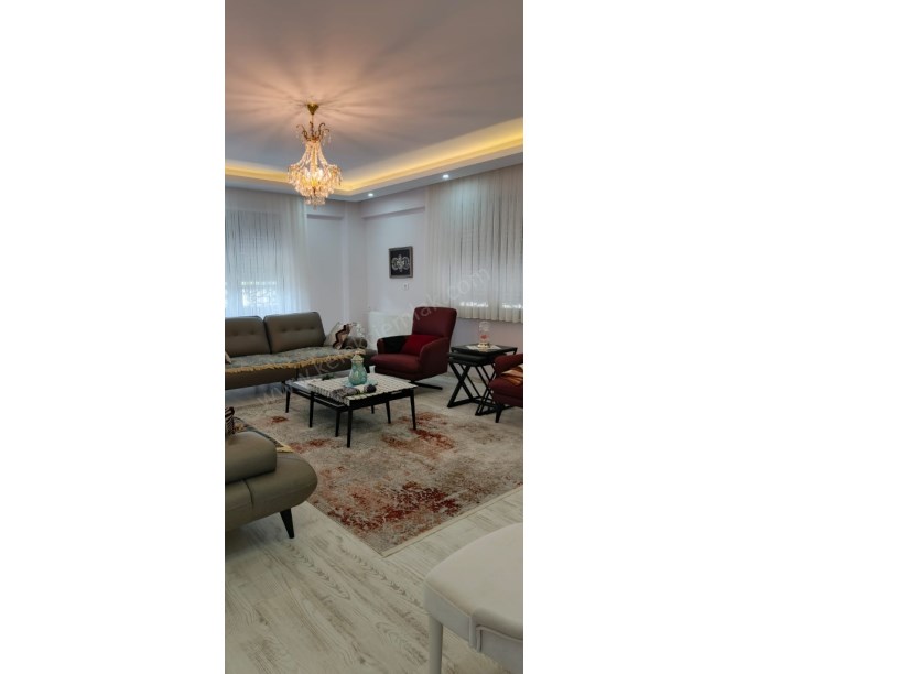BAĞLARBAŞI MAHALLESİNDE LÜKS VİLLA