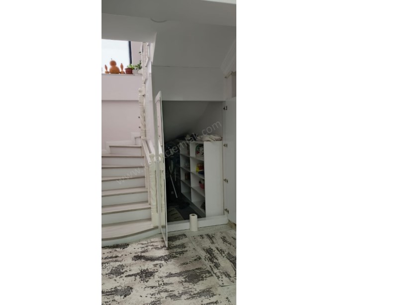 BAĞLARBAŞI MAHALLESİNDE LÜKS VİLLA
