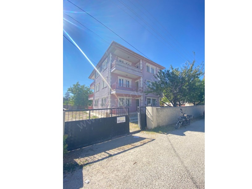 BAĞLARÜSTÜ MAHALESİNDE KİRALIK DAİRE