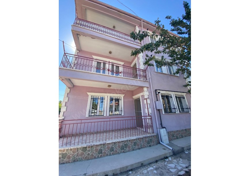 BAĞLARÜSTÜ MAHALESİNDE KİRALIK DAİRE