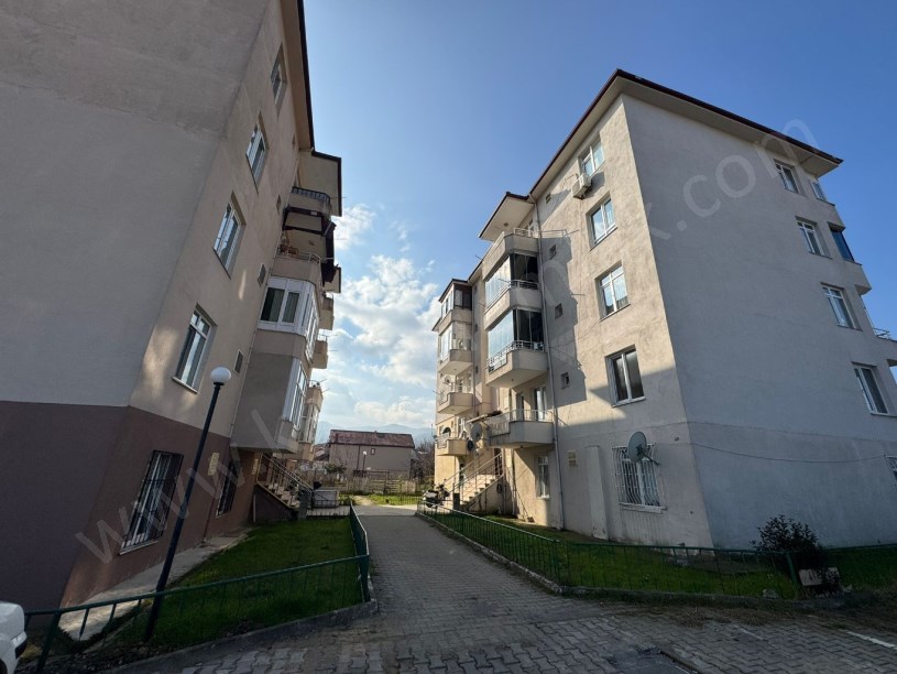 KOCAELİGÖLCÜKTE ARA KATTA 3+1 DAİRE