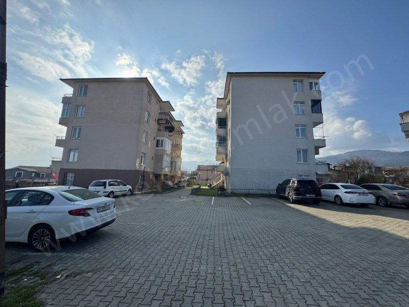 KOCAELİGÖLCÜKTE ARA KATTA 3+1 DAİRE