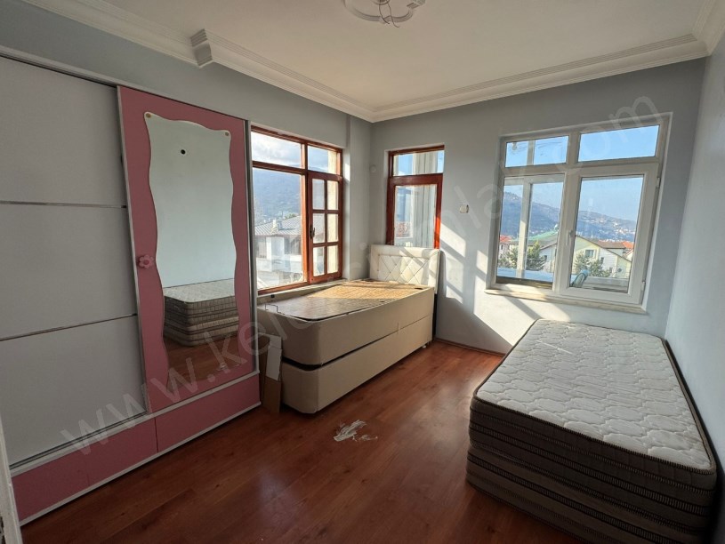 KOCAELİGÖLCÜKTE ARA KATTA 3+1 DAİRE