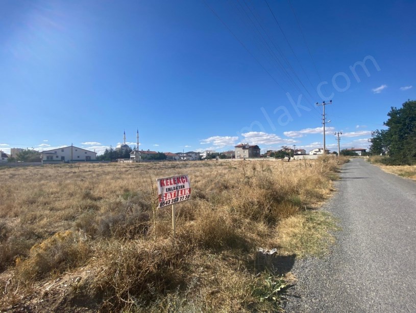 SELÇUKLUDA KÖŞE BAŞINDA ARSA