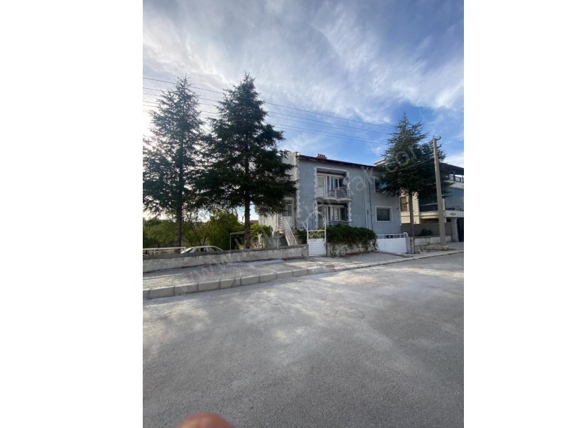 BADEMLİ MAHALLESİ KARAÇAY CADDESİNDE KİRALIK 3+1